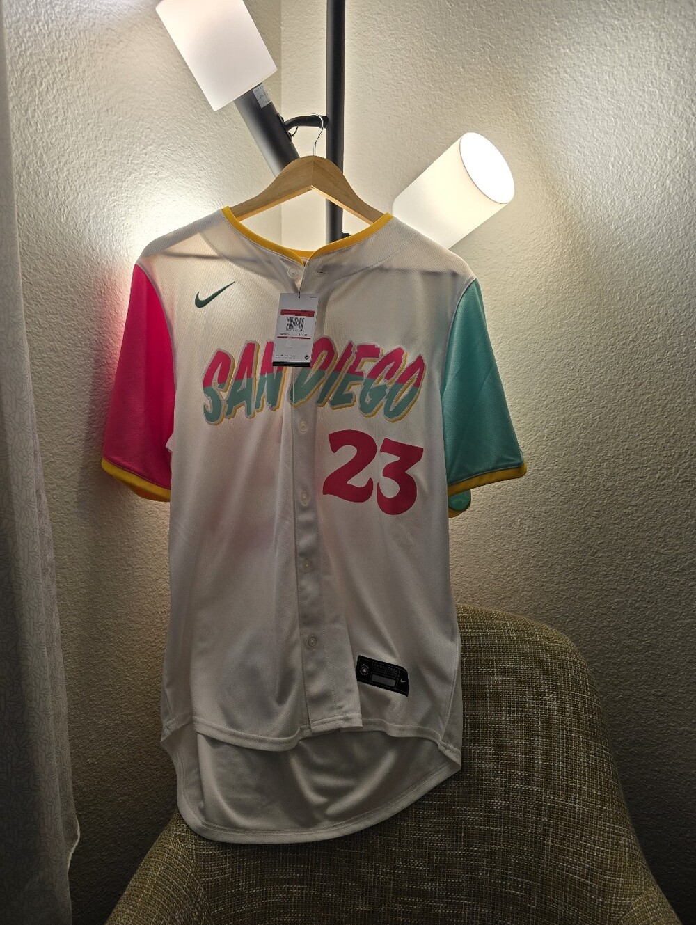 Nike Men's Fernando Tatis Jr. White San Diego Padres City Connect Limited LARGE